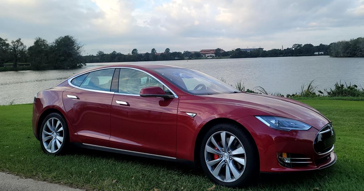 Tesla Model S 2015 rental in Tallahassee, FL by Josh N. Turo