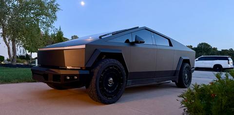 Tesla Cybertruck 2026