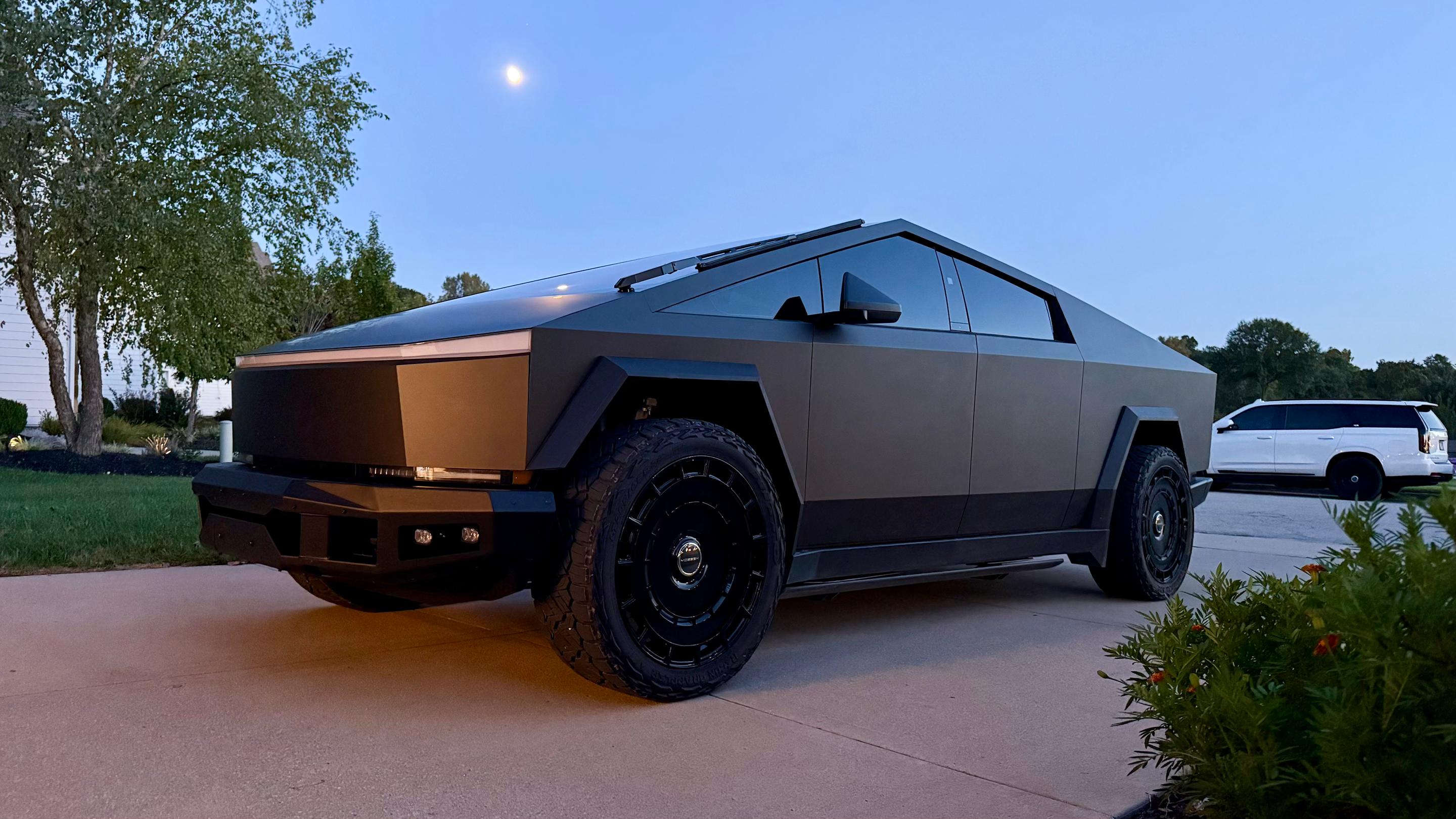 Tesla Cybertruck 2026 in Parkville, MO