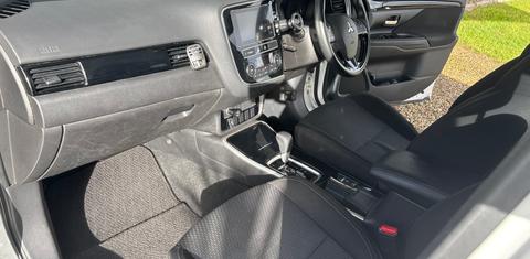 Mitsubishi OUTLANDER 2019