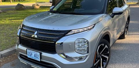 Mitsubishi Outlander 2023