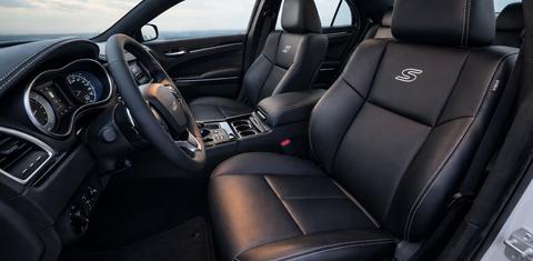 Chrysler 300 2023