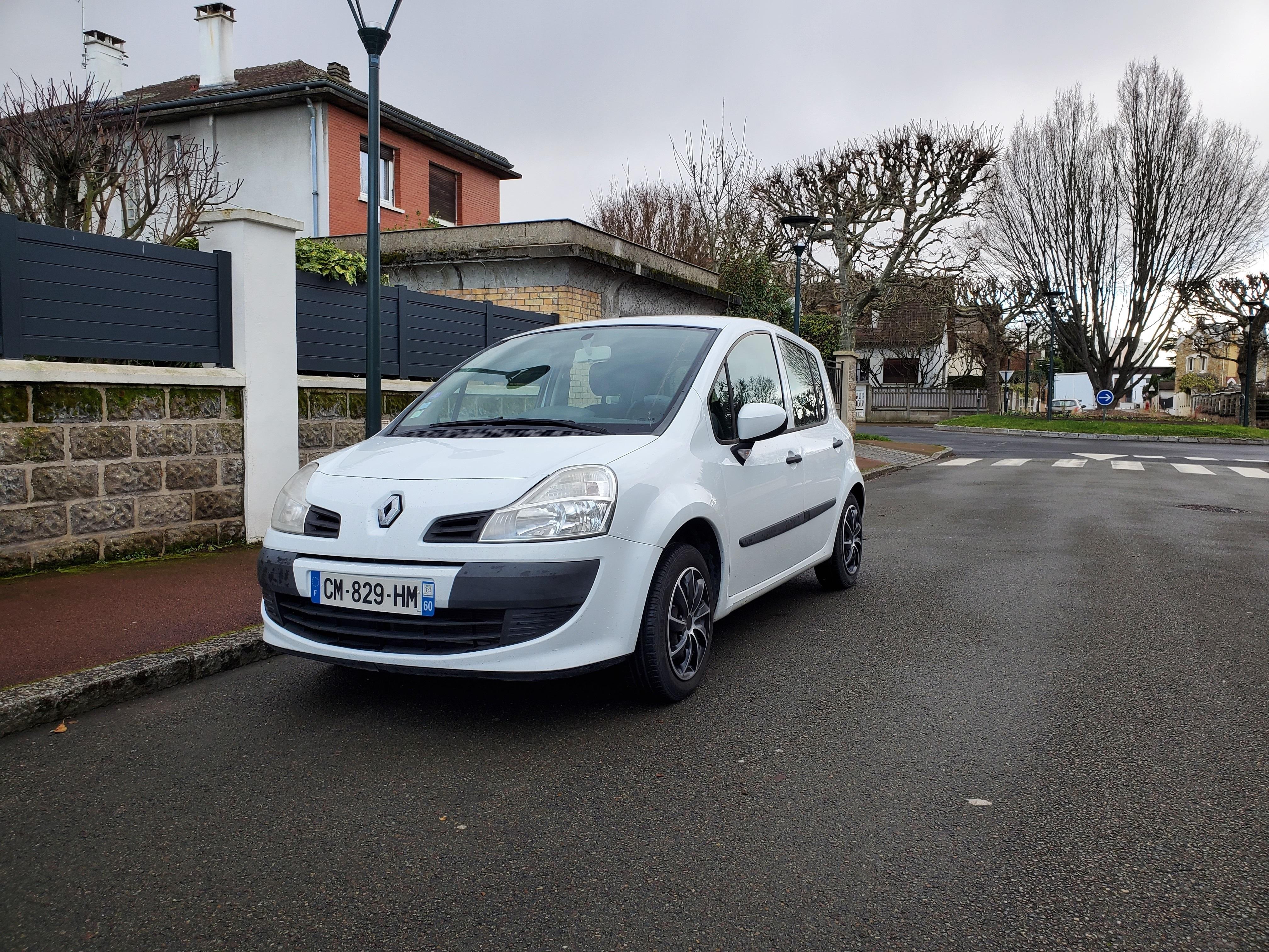 Renault MODUS 2012 à Clichy