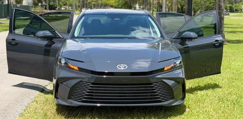 Toyota Camry Hybrid 2026