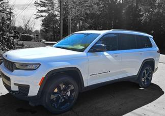 Jeep Grand Cherokee L car