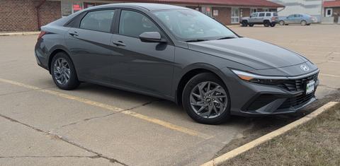 Hyundai Elantra 2024