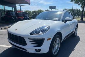 Porsche Macan car