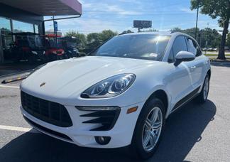 Porsche Macan car