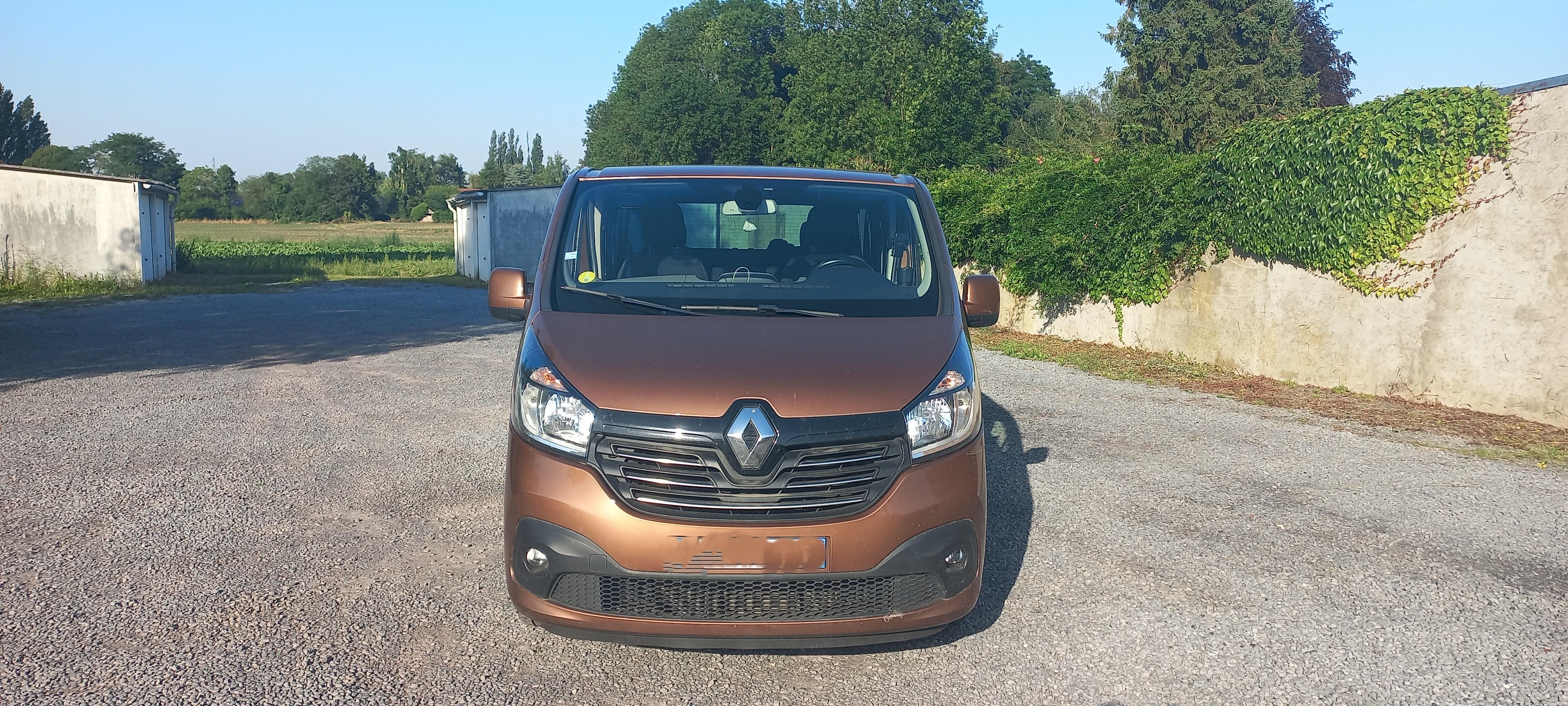 Renault TRAFIC III 2016 in Wavrin