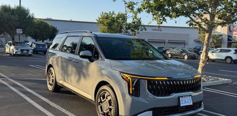 Kia Carnival Hybrid 2026
