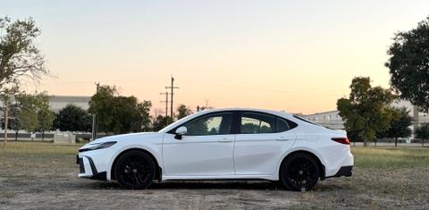 Toyota Camry Hybrid 2025