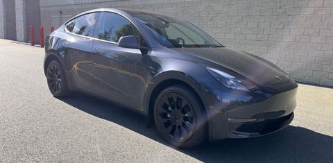 Tesla Model Y 2024