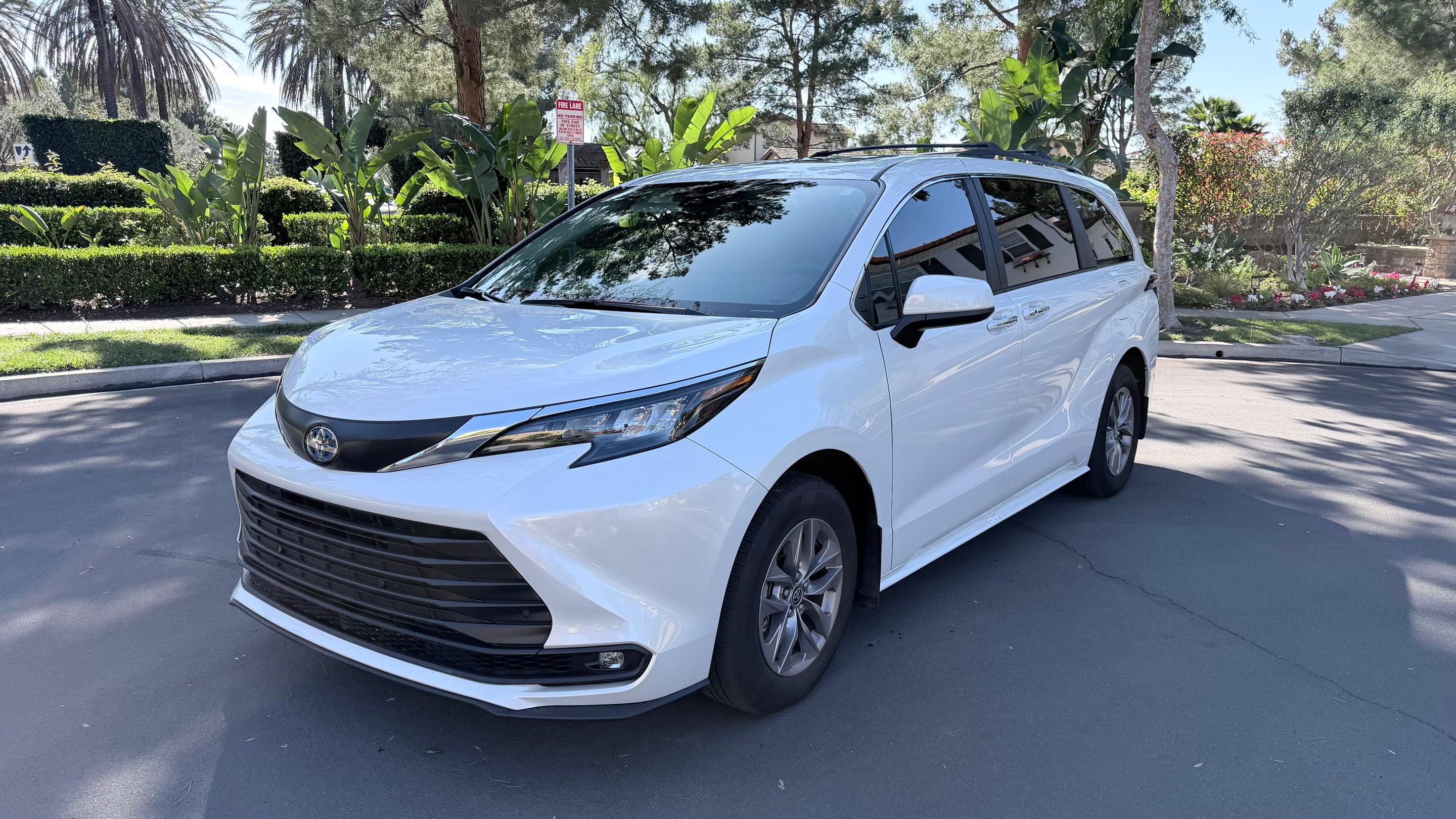 Toyota Sienna 2025 in Irvine, CA