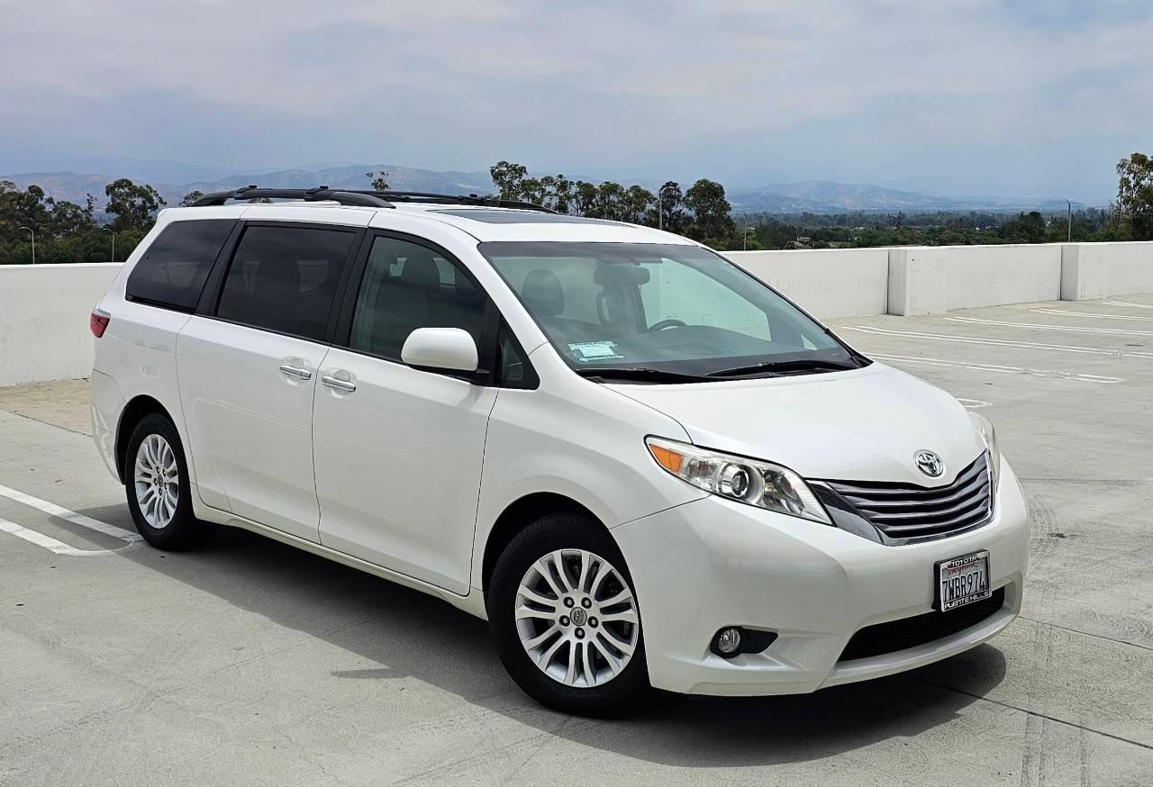 Toyota Sienna 2017 in 