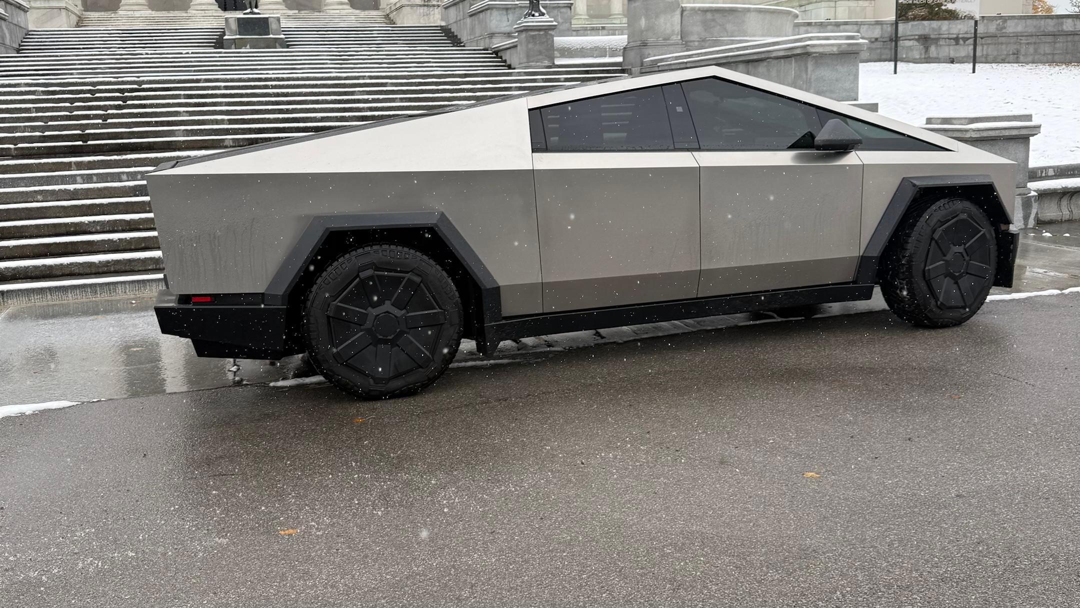 Tesla Cybertruck 2024 in Buffalo, NY