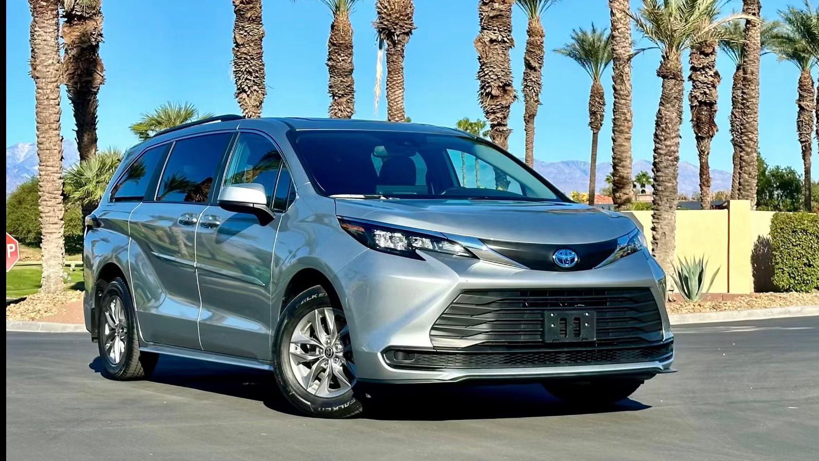 Toyota Sienna 2025 in Cathedral City, CA