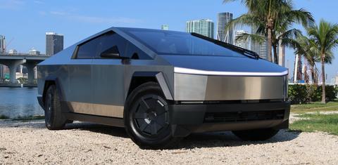 Tesla Cybertruck 2025