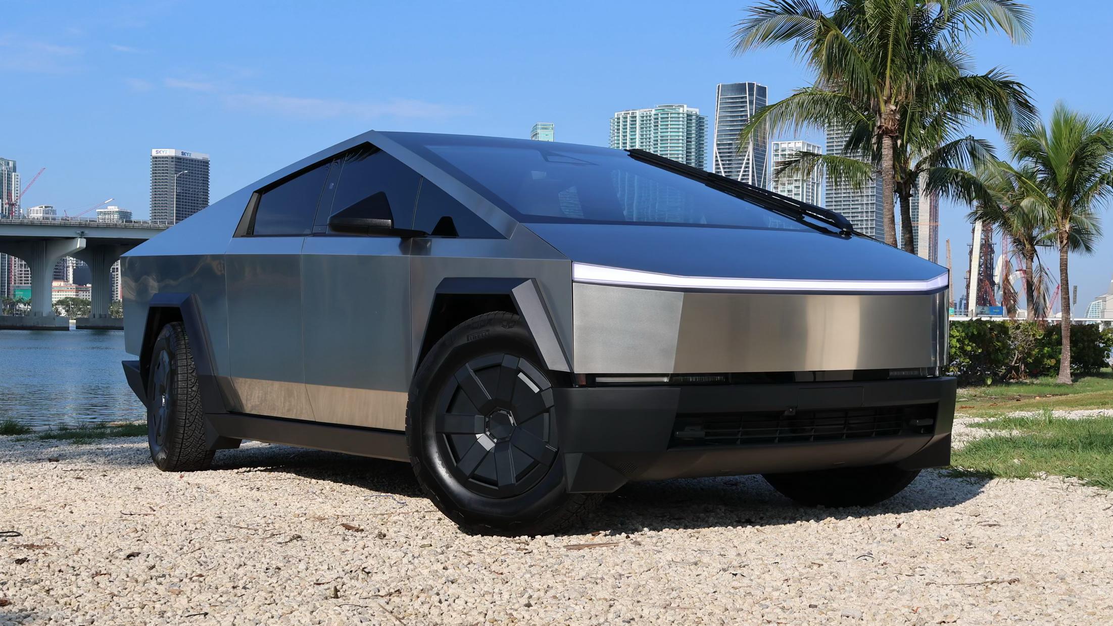 Tesla Cybertruck 2025 in 