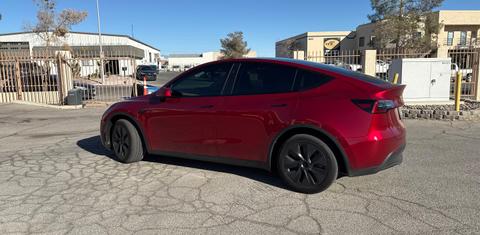 Tesla Model Y 2025