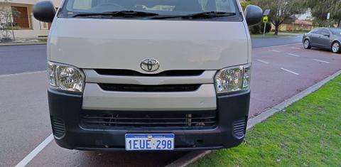 Toyota HIACE 2015