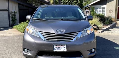 Toyota Sienna 2011