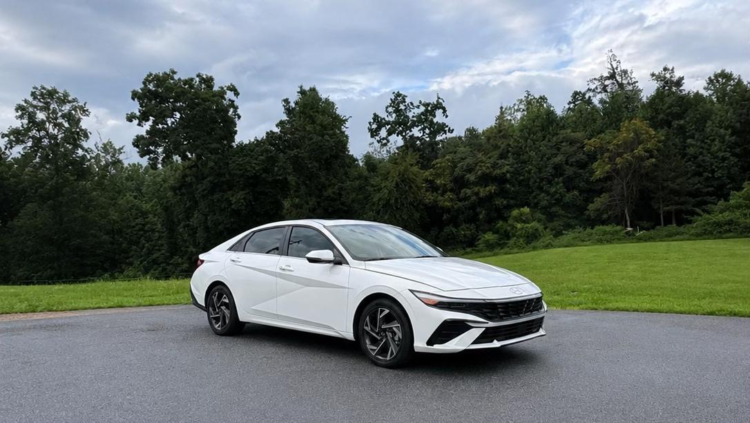 Hyundai Elantra 2026 in Hendersonville, NC