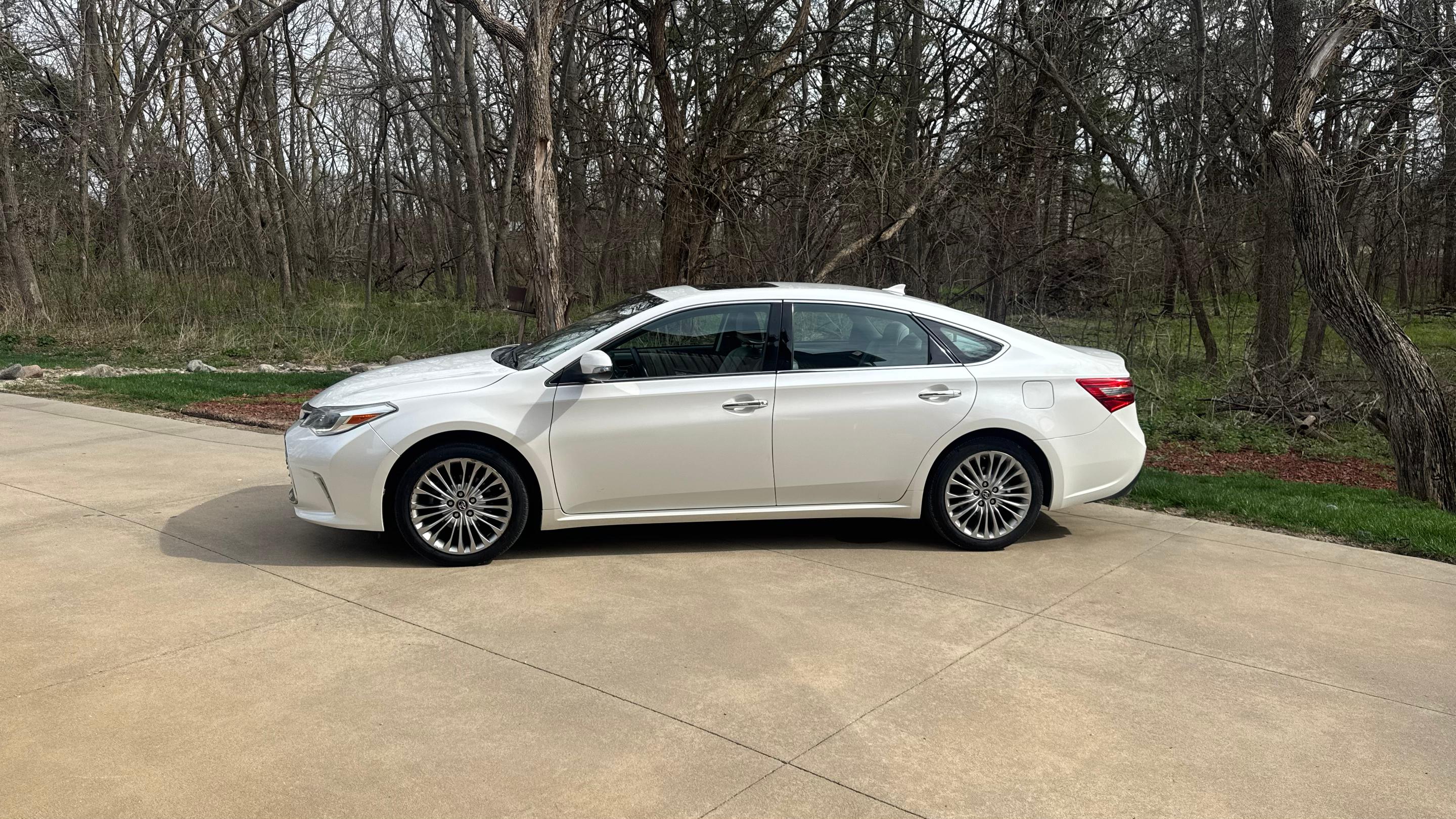 Toyota Avalon 2016 in Omaha, NE