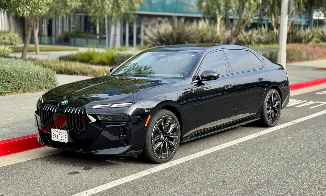 BMW 7 Series 2024 740i