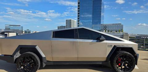 Tesla Cybertruck 2025