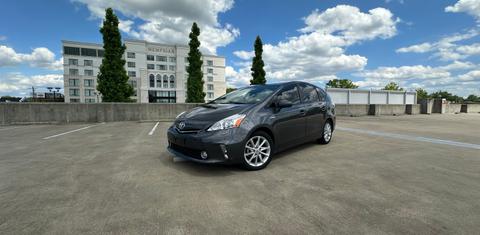 Toyota Prius v 2014