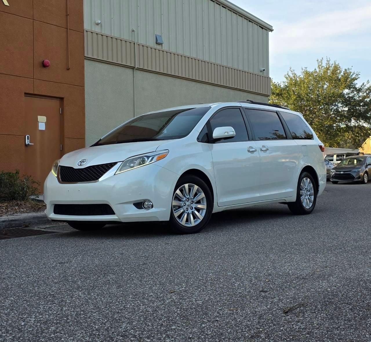 Toyota Sienna 2015 in 