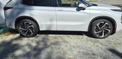 Mitsubishi Outlander 2023