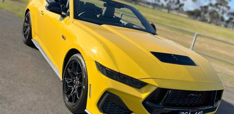 Ford MUSTANG 2025