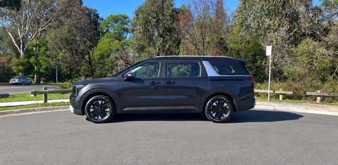 Kia CARNIVAL 2025