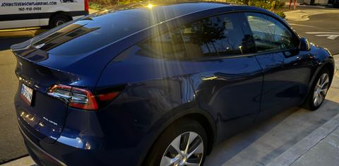 Tesla Model Y 2024