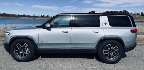 Rivian R1S 2023