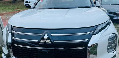 Mitsubishi OUTLANDER 2025