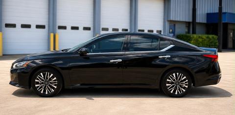 Nissan Altima 2025