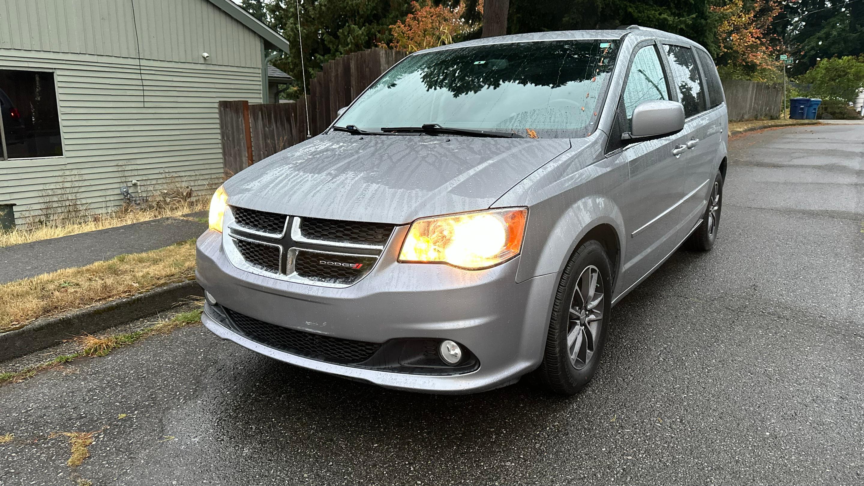 Dodge Grand Caravan 2017 in Everett, WA