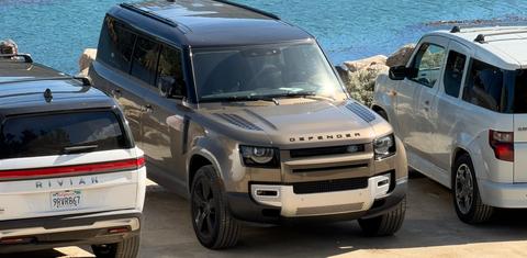Land Rover Defender 2024