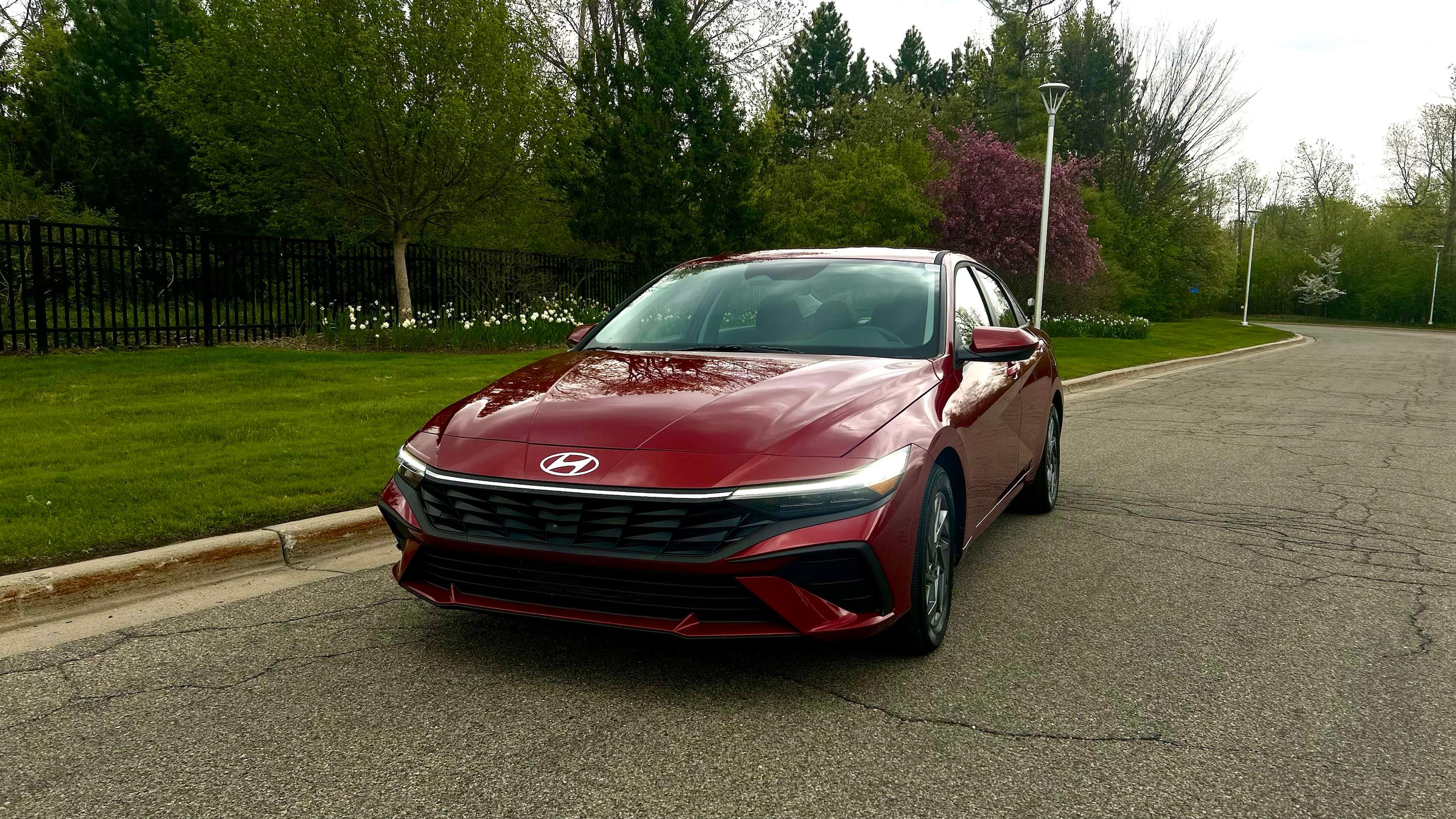 Hyundai Elantra Hybrid 2025 in Grand Rapids, MI