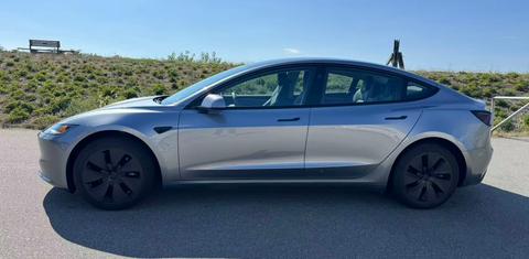 Tesla Model 3 2024