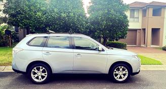 Mitsubishi OUTLANDER 2013 — Truck rental alternative in Belmont