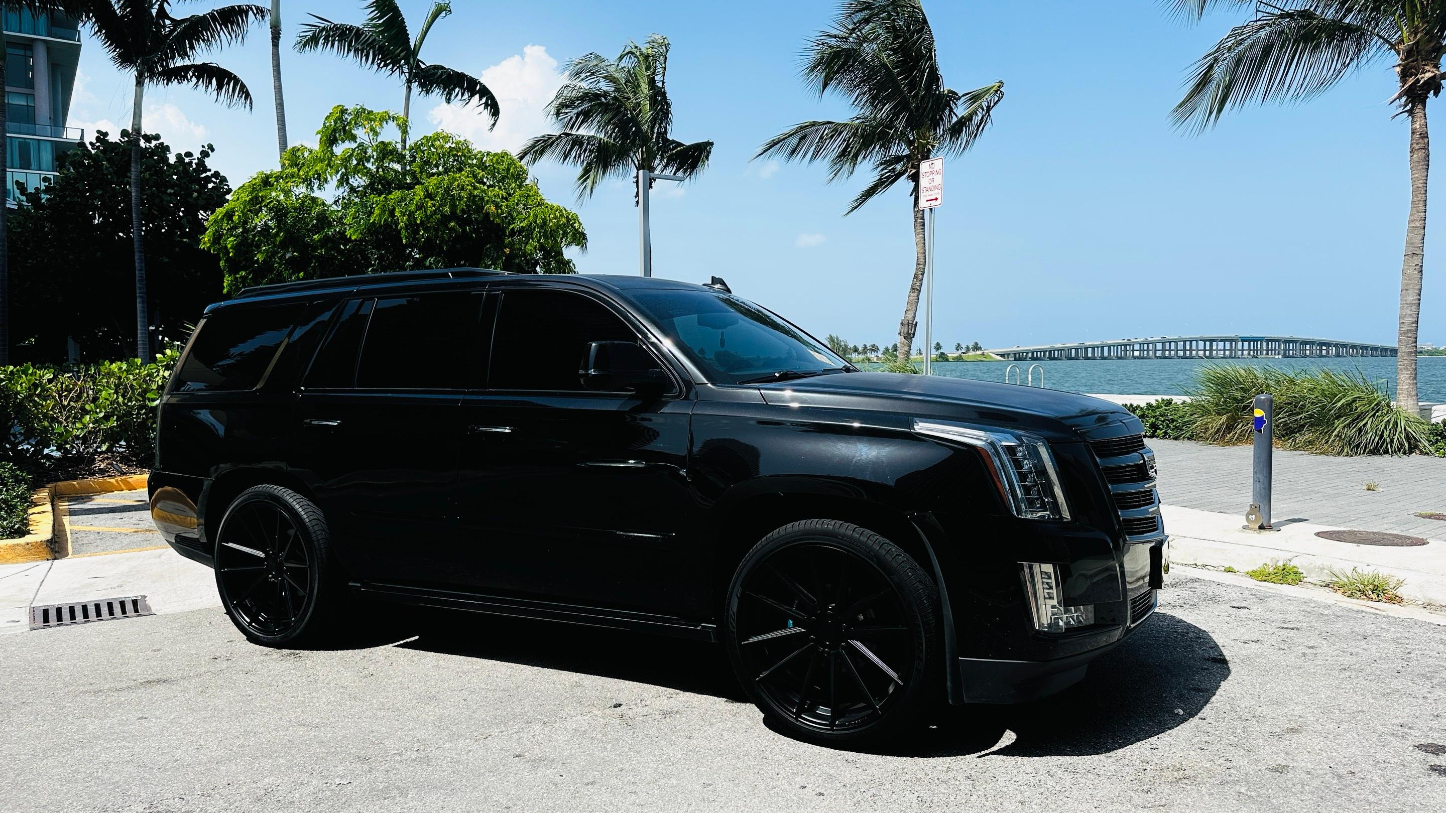Cadillac Escalade 2016 in 