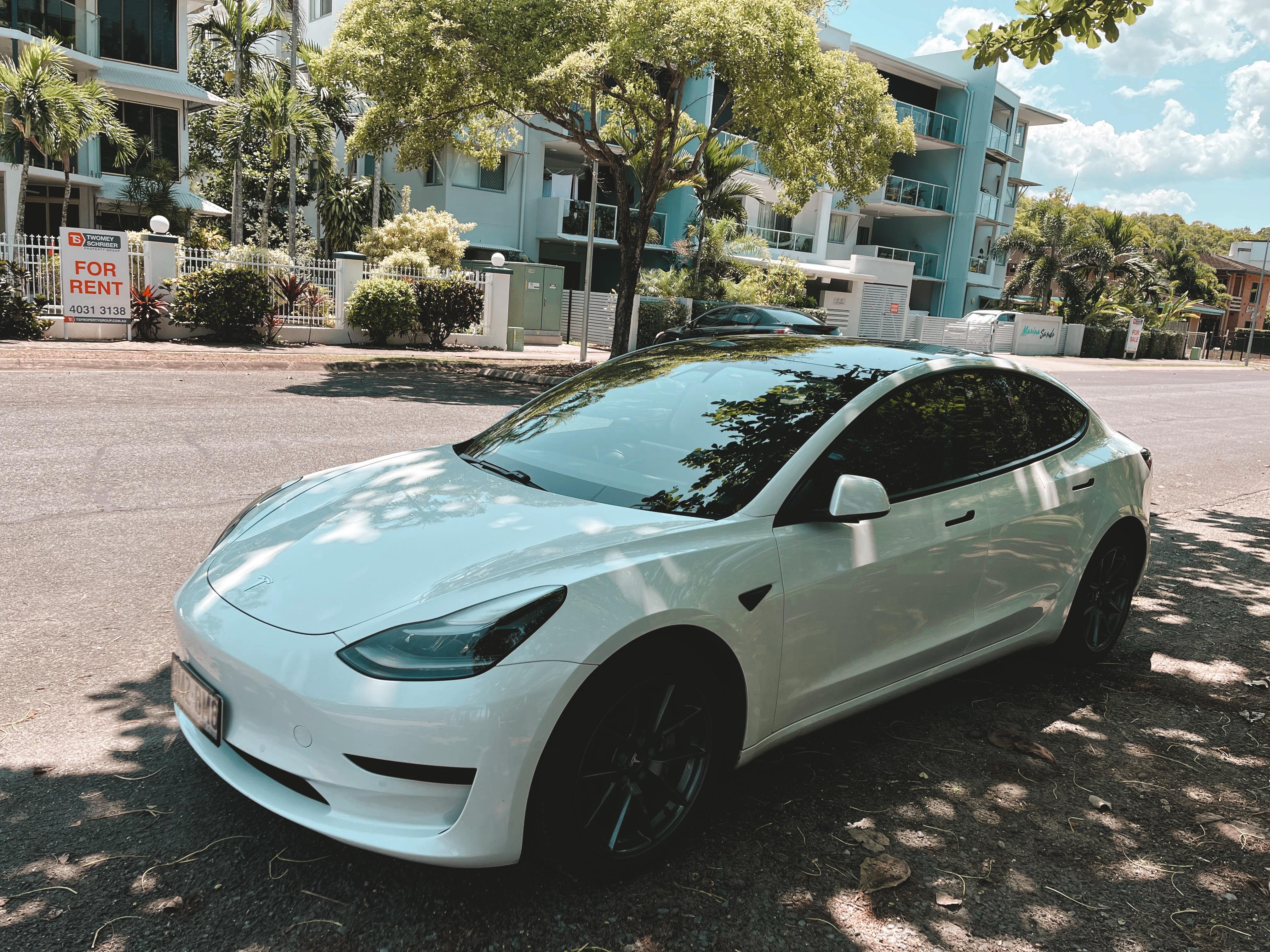 Tesla MODEL 3 2021 in 