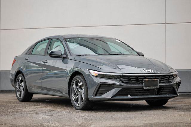 Hyundai Elantra 2025 in 