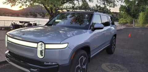 Rivian R1S 2023
