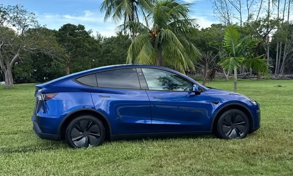 Tesla Model Y 2026 in Miami, FL