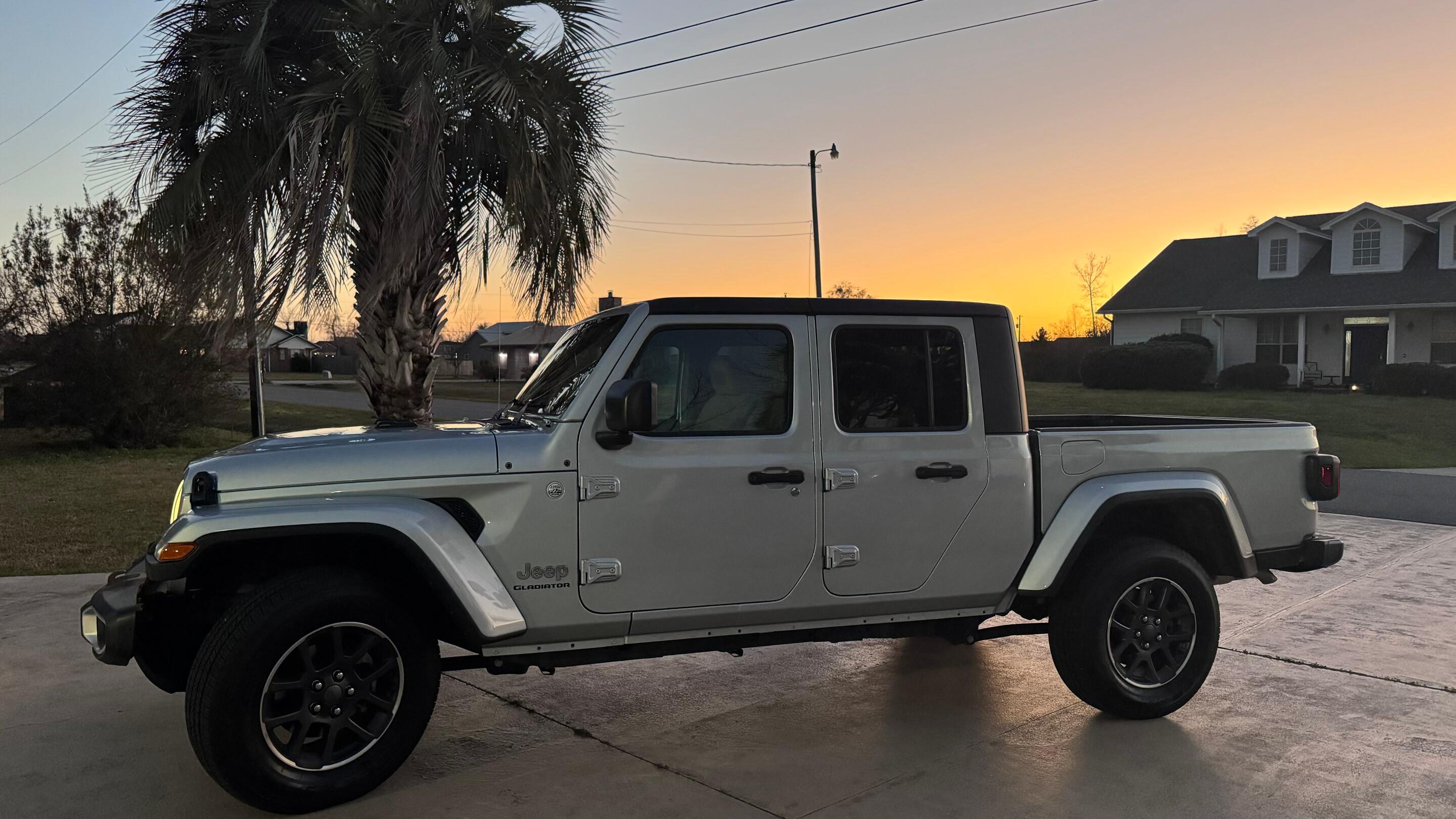 Jeep Gladiator 2023 in Tyndall Air Force Base, FL
