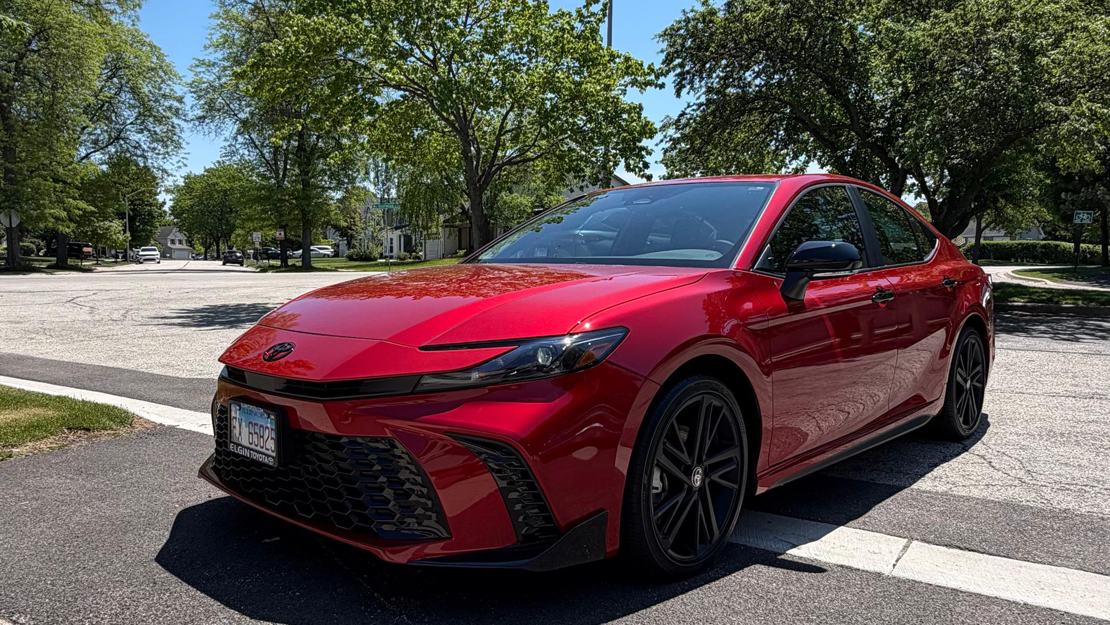 Toyota Camry Hybrid 2026 in 